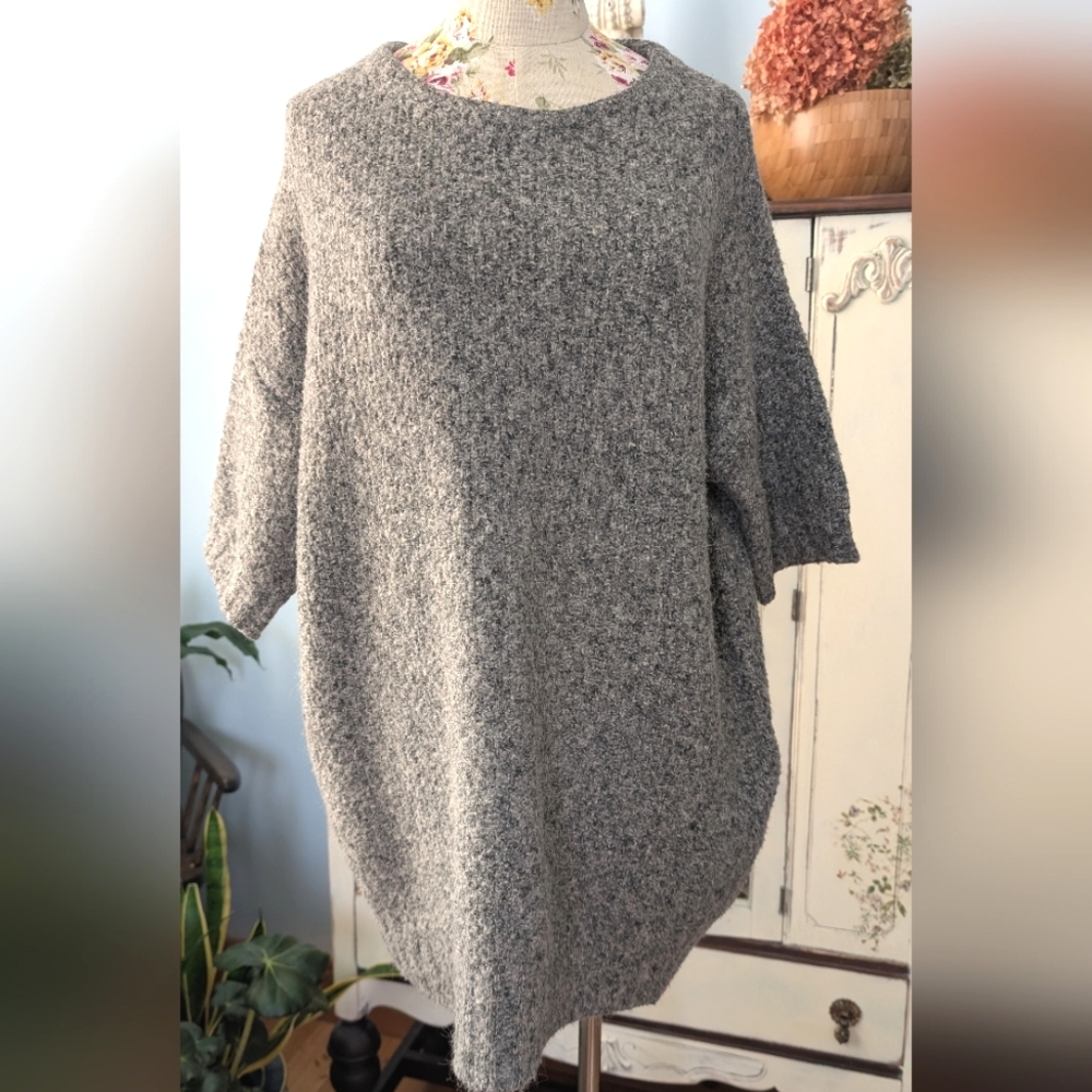 Yikho Cozy Gray‎ Knit Poncho Sweater-02